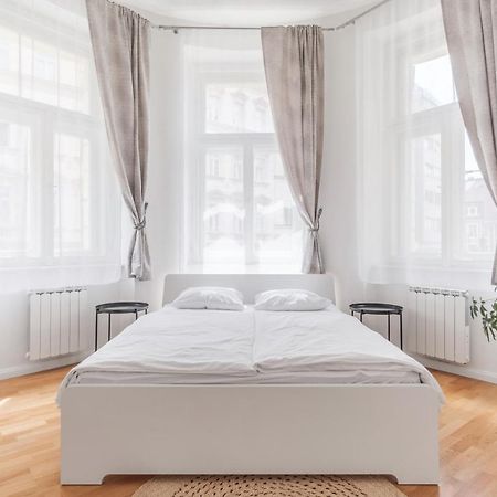 Luminous Apartment For 2 Near Wenceslas Square By Prague Days Exteriör bild