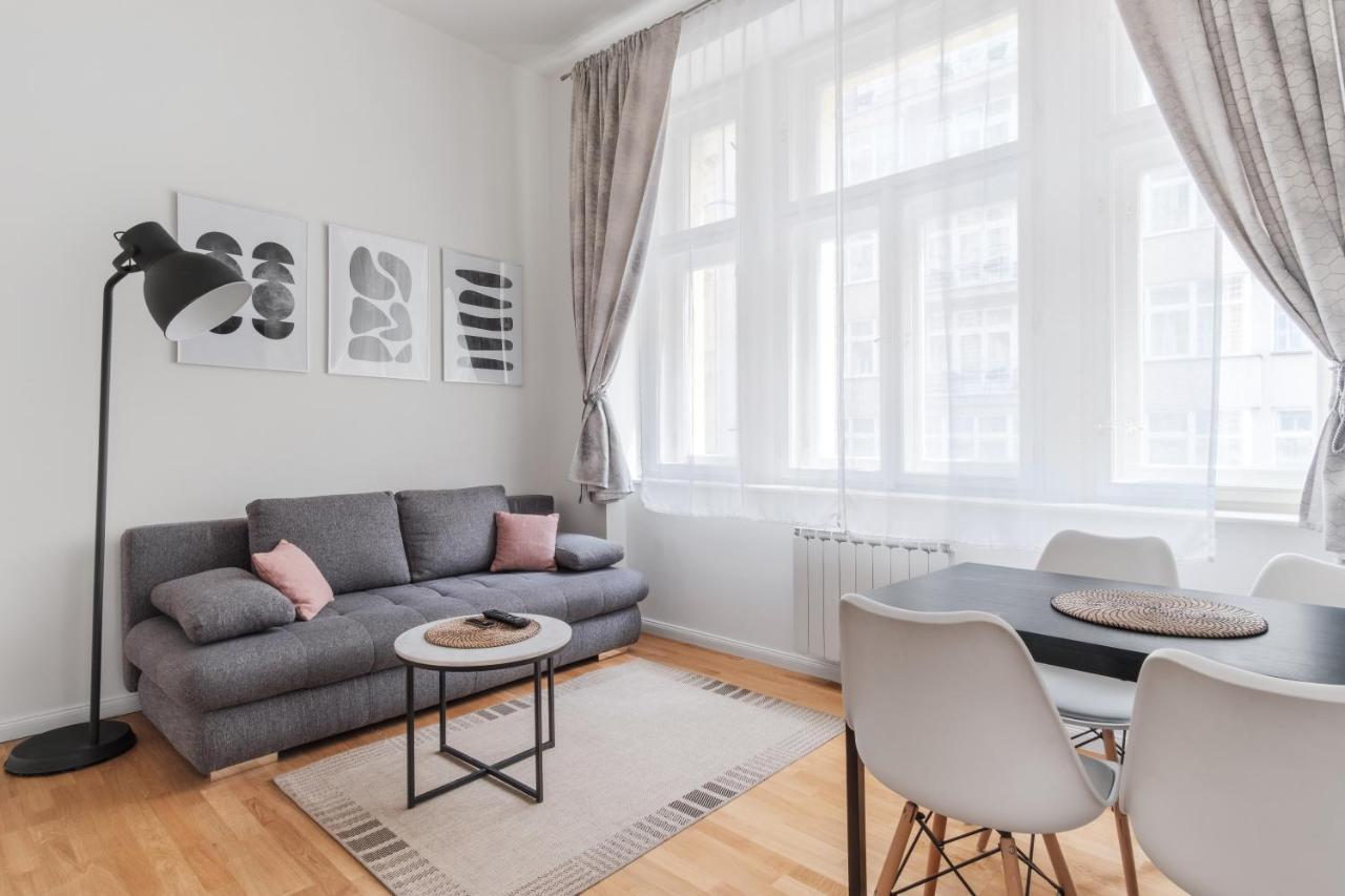 Luminous Apartment For 2 Near Wenceslas Square By Prague Days Exteriör bild