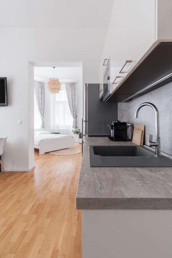 Luminous Apartment For 2 Near Wenceslas Square By Prague Days Exteriör bild