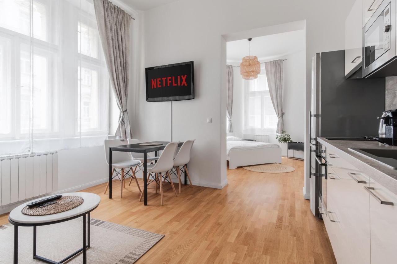 Luminous Apartment For 2 Near Wenceslas Square By Prague Days Exteriör bild